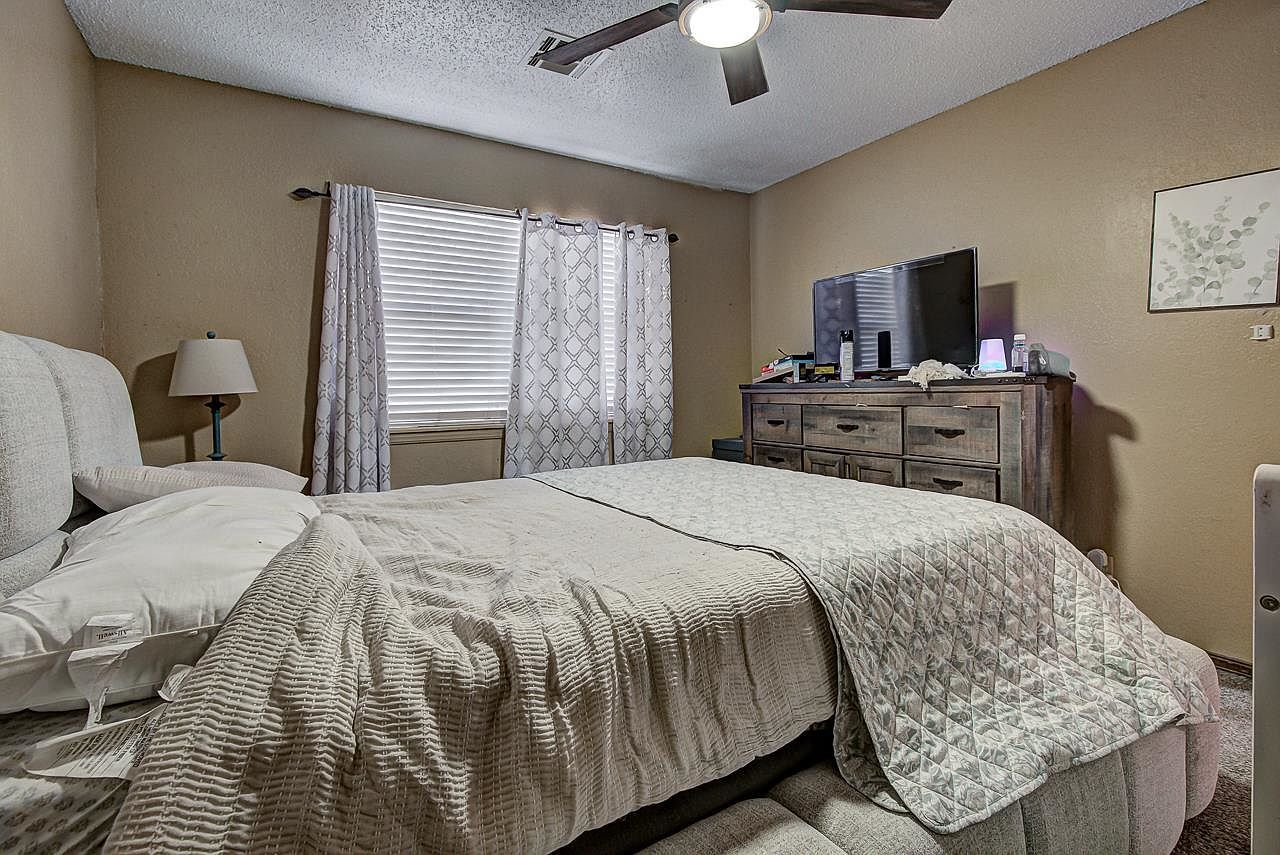 3202 Hillcrest Dr Enid, OK 73701  | Single Family