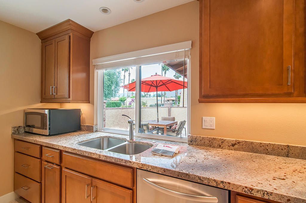 48275 Racquet Ln Palm Desert, CA 92260  | Condominium