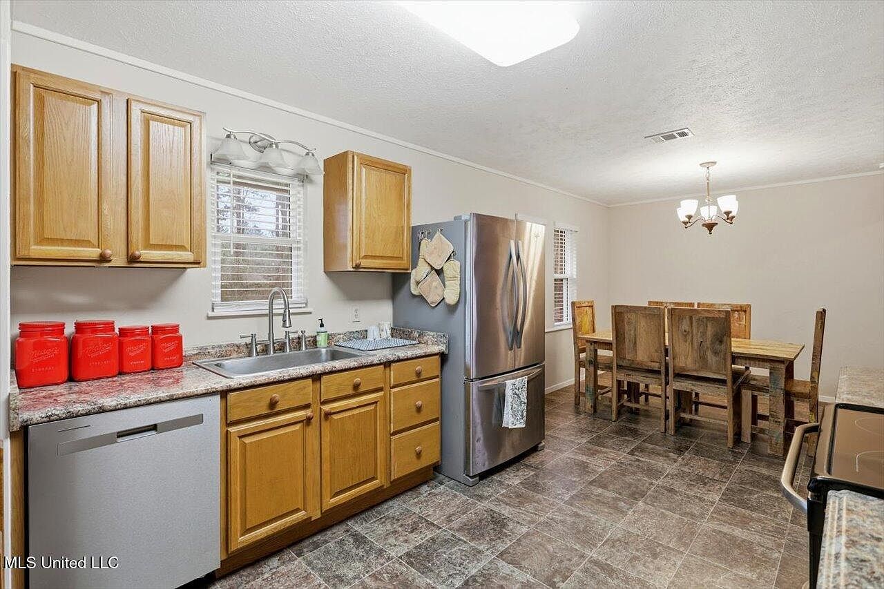 176 Will Stutely Dr Brandon, MS 39042  | Single Family