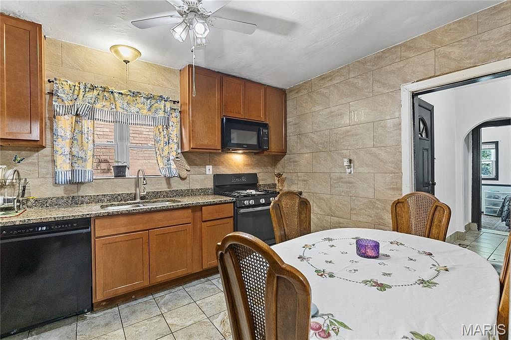 3926 Dunnica Ave Saint Louis, MO 63116  | Single Family