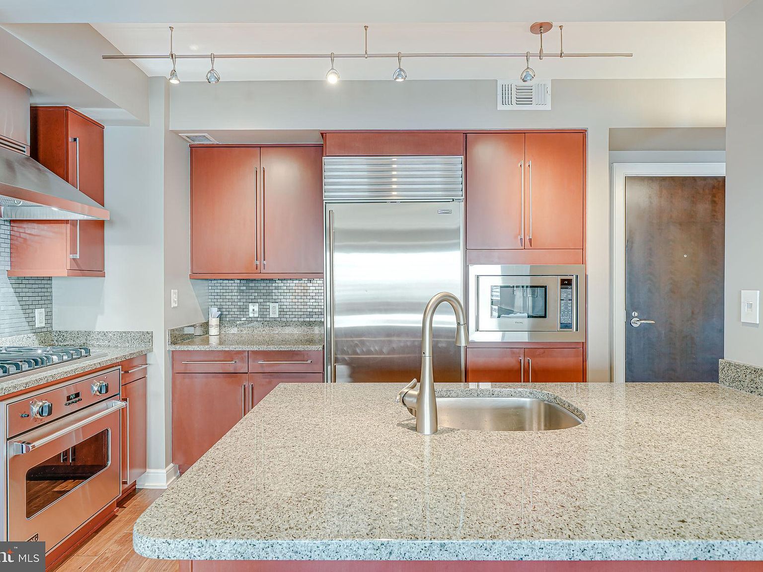 1111 19th St N APT 2703 Arlington, VA 22209  | Condominium