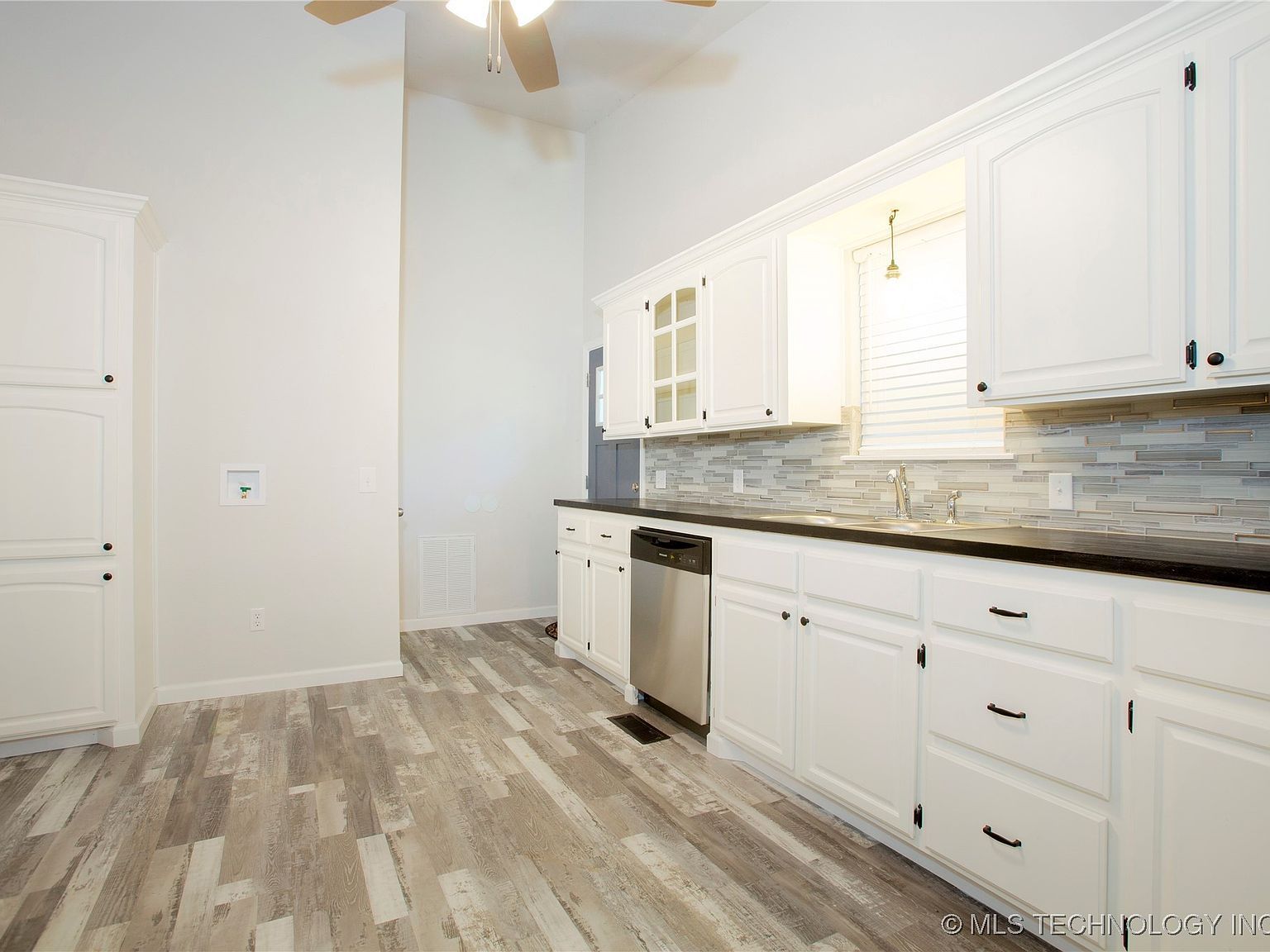 622 Lakeside Dr Checotah, OK 74426 | Single Family