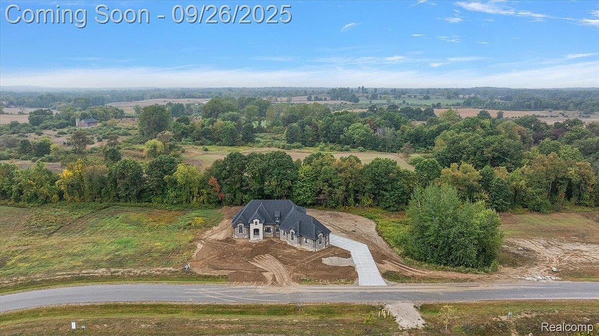 1597 Vista Dr Oakland, MI 48363  | Single Family