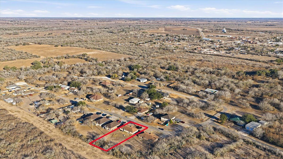 124 Kerry Dr George West, TX 78022  | Single Family