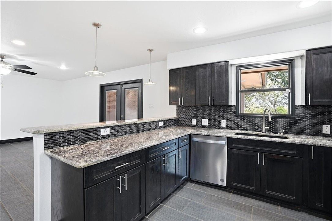 301 Lagarto Rd George West, TX 78022  | Single Family