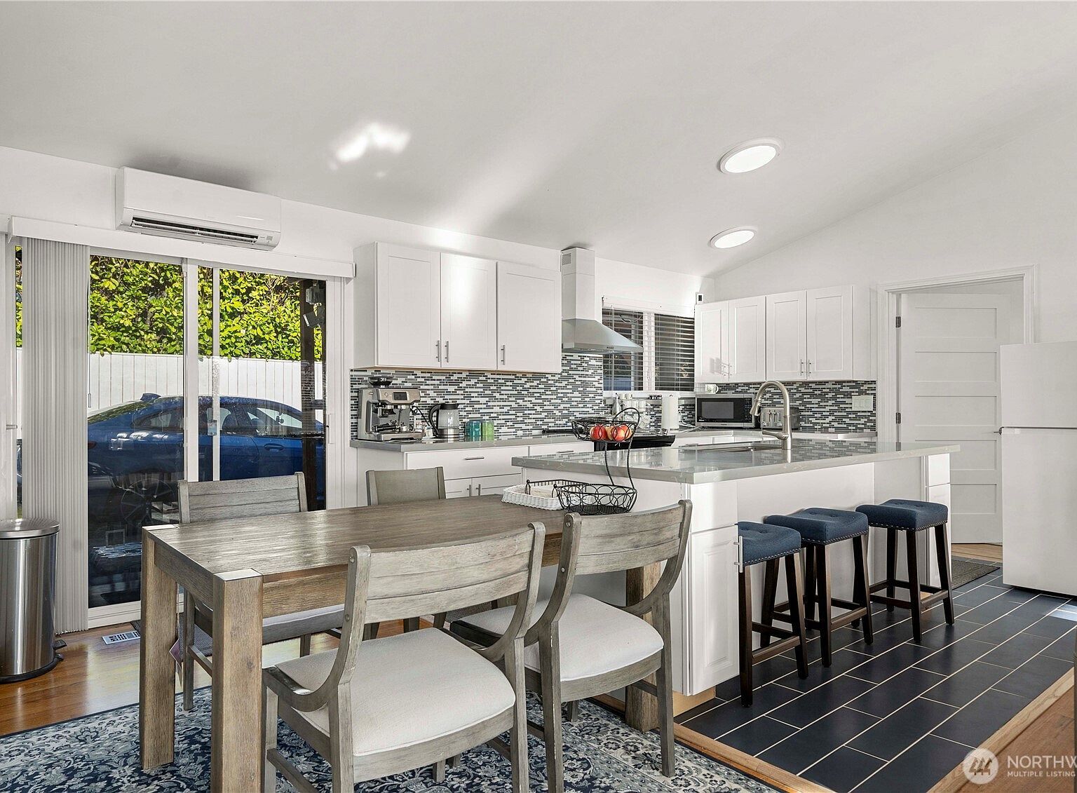 304 S 213th St Des Moines, WA 98198  | Single Family