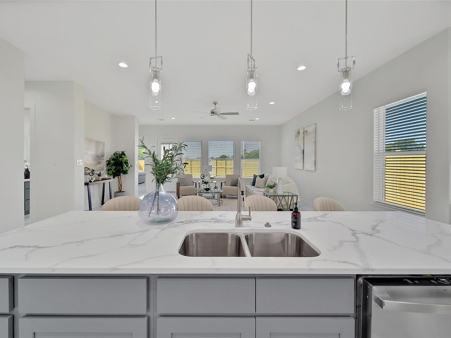 7611 Athlone Dr Houston, TX 77088  | Single Family