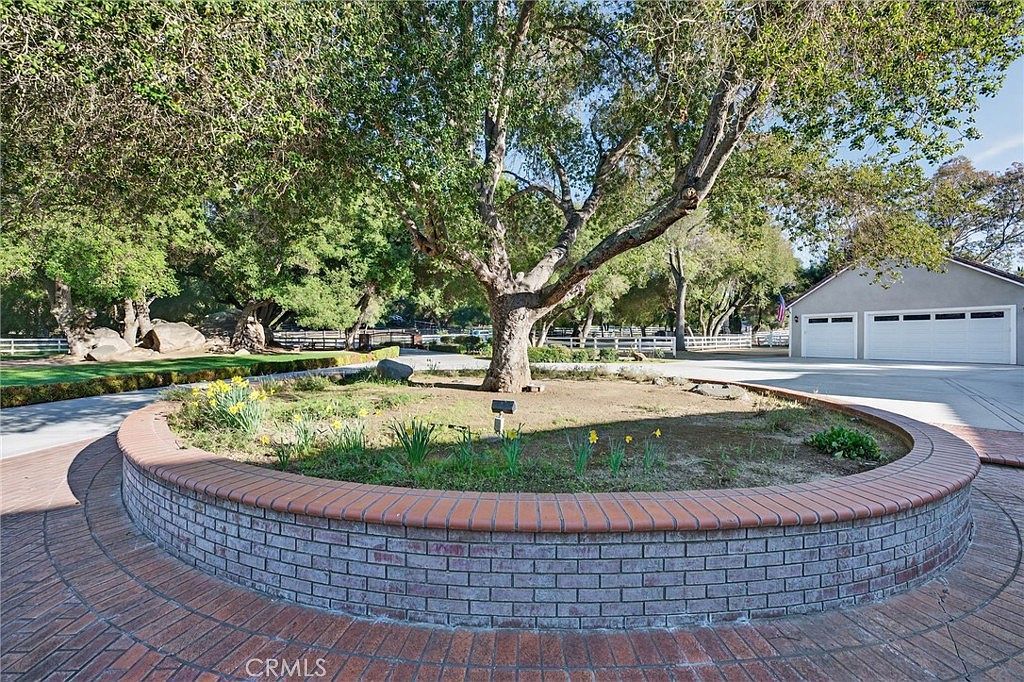 40833 Calle Bandido Murrieta, CA 92562 | Single Family