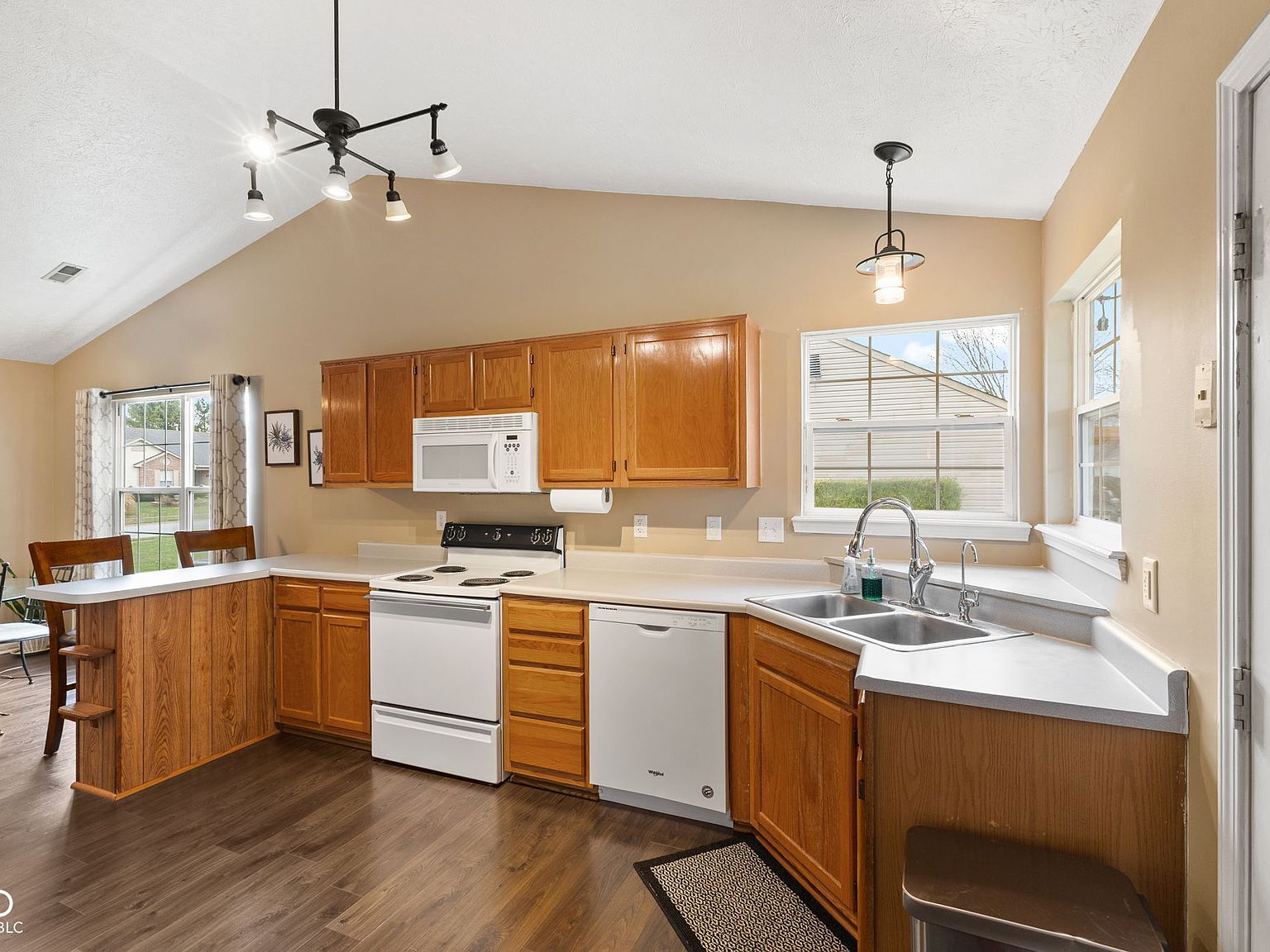 202 Pineview Dr Mooresville, IN 46158  | Single Family