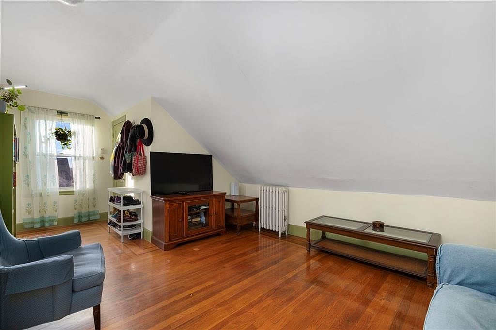 377 Hope St APT 3 Providence, RI 02906  | Condominium