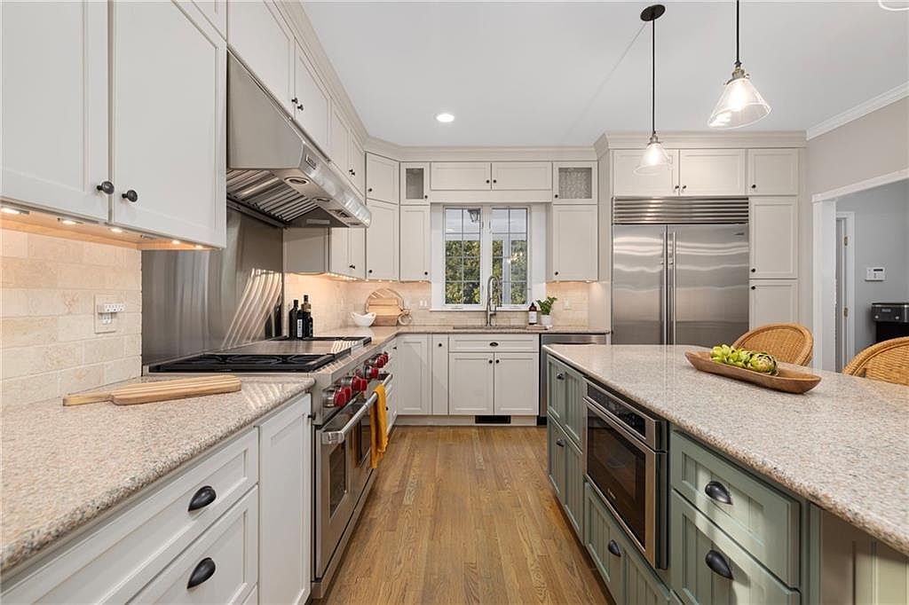 5 Morgan Ct Lincoln, RI 02865  | Single Family