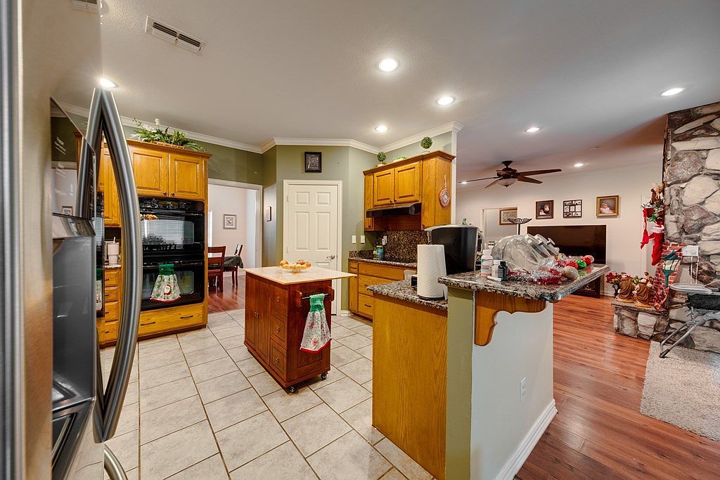 12328 Lovers Ln Larue, TX 75770 | Single Family