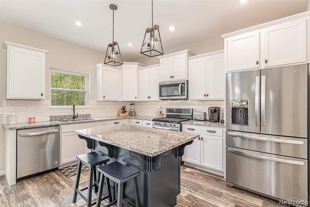 7302 Geraldine Cir Swartz Creek, MI 48473  | Single Family