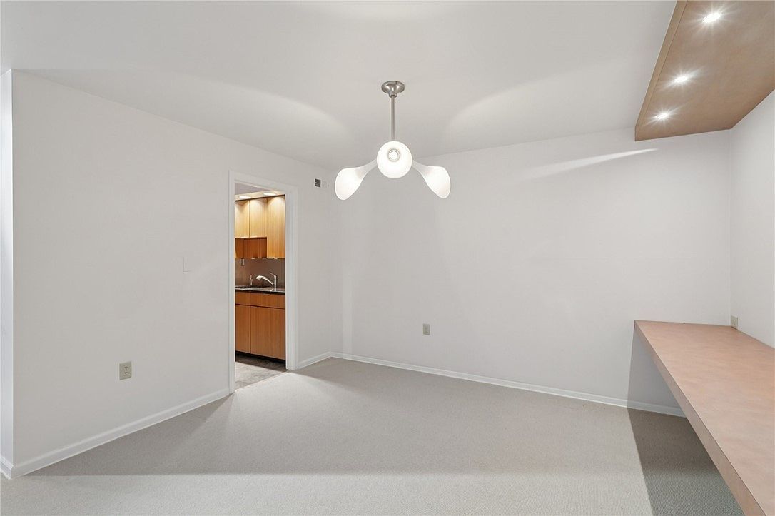 300 Fox Chapel Rd APT 605 Pittsburgh, PA 15238  | Condominium