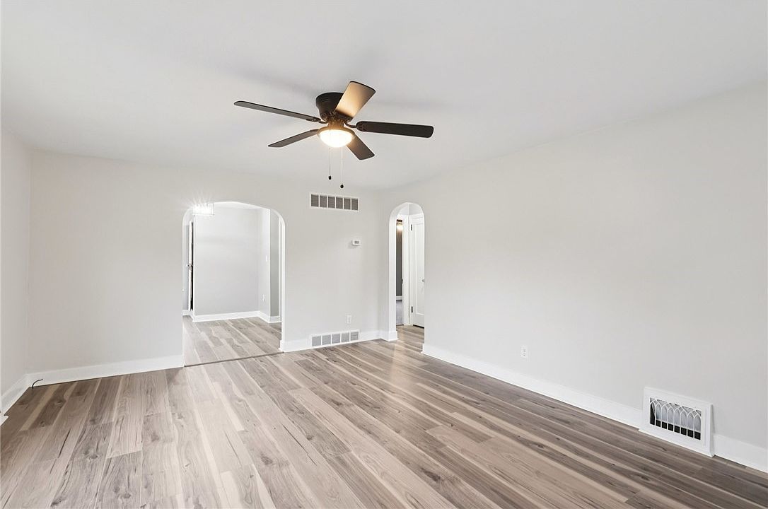 380 James St Springdale, PA 15144  | Single Family