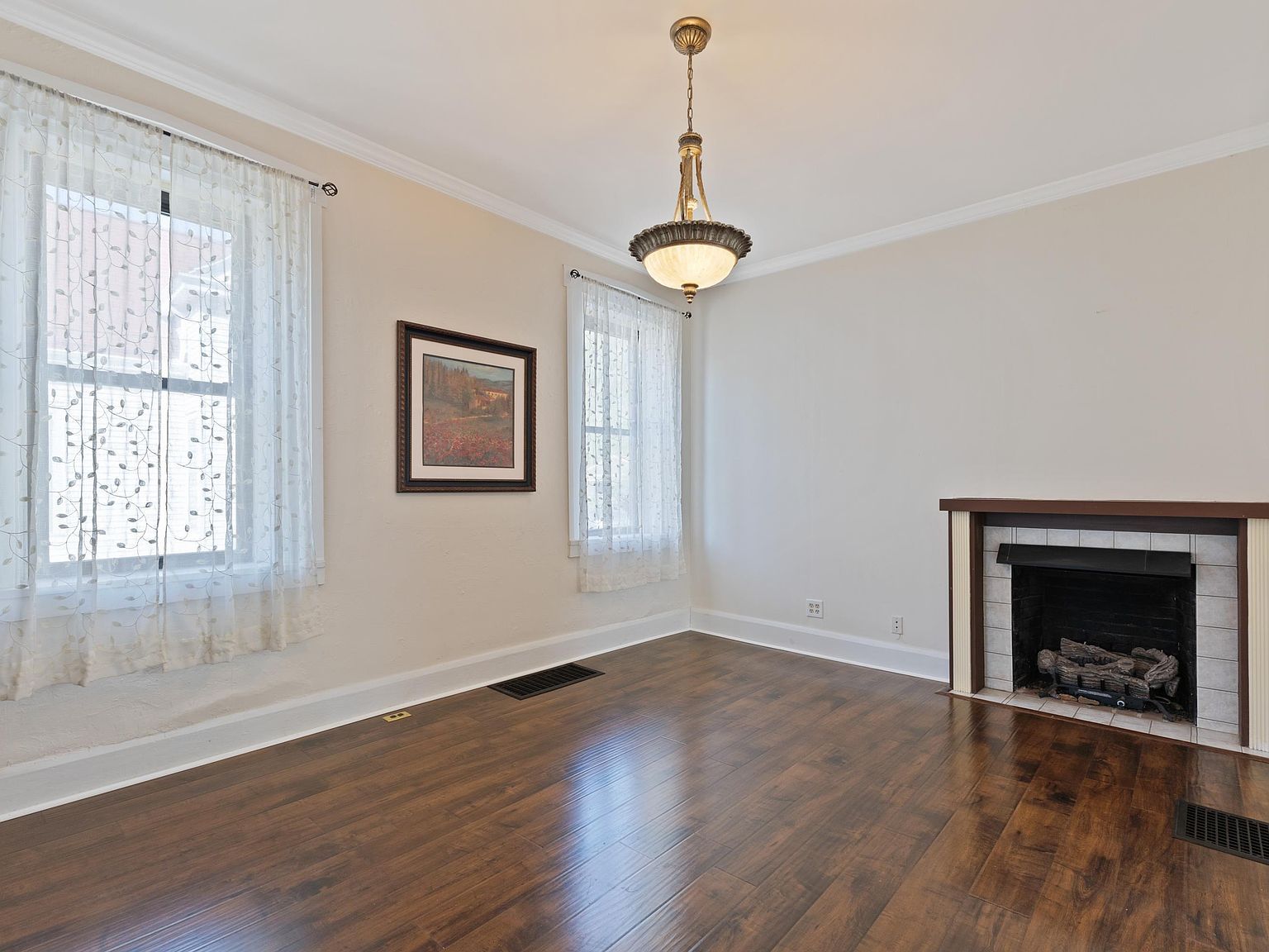 2537 Maine St Quincy, IL 62301  | Single Family