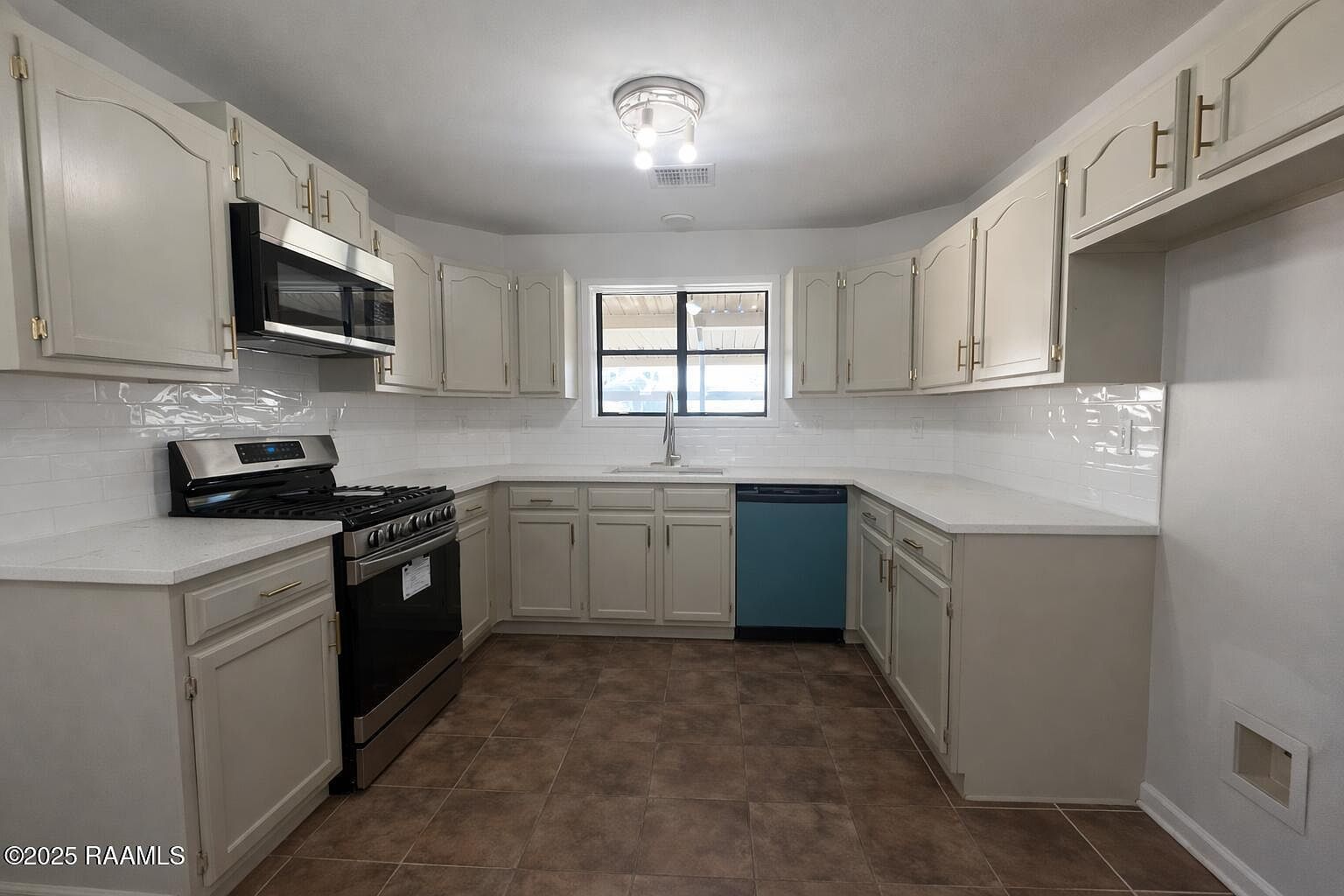 100 Kerry St Baldwin, LA 70514 | Single Family