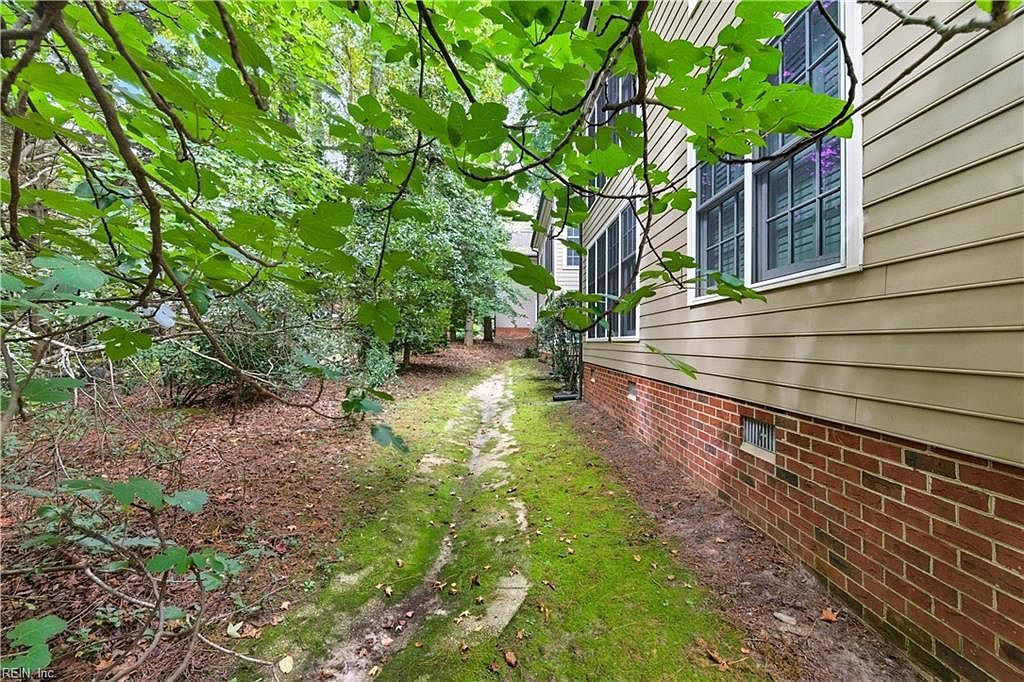 221 Woodmere Dr APT B Williamsburg, VA 23185 | Condominium