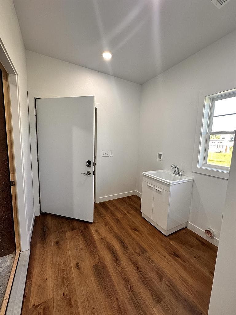 511 Pine St Mauston, WI 53948  | Single Family