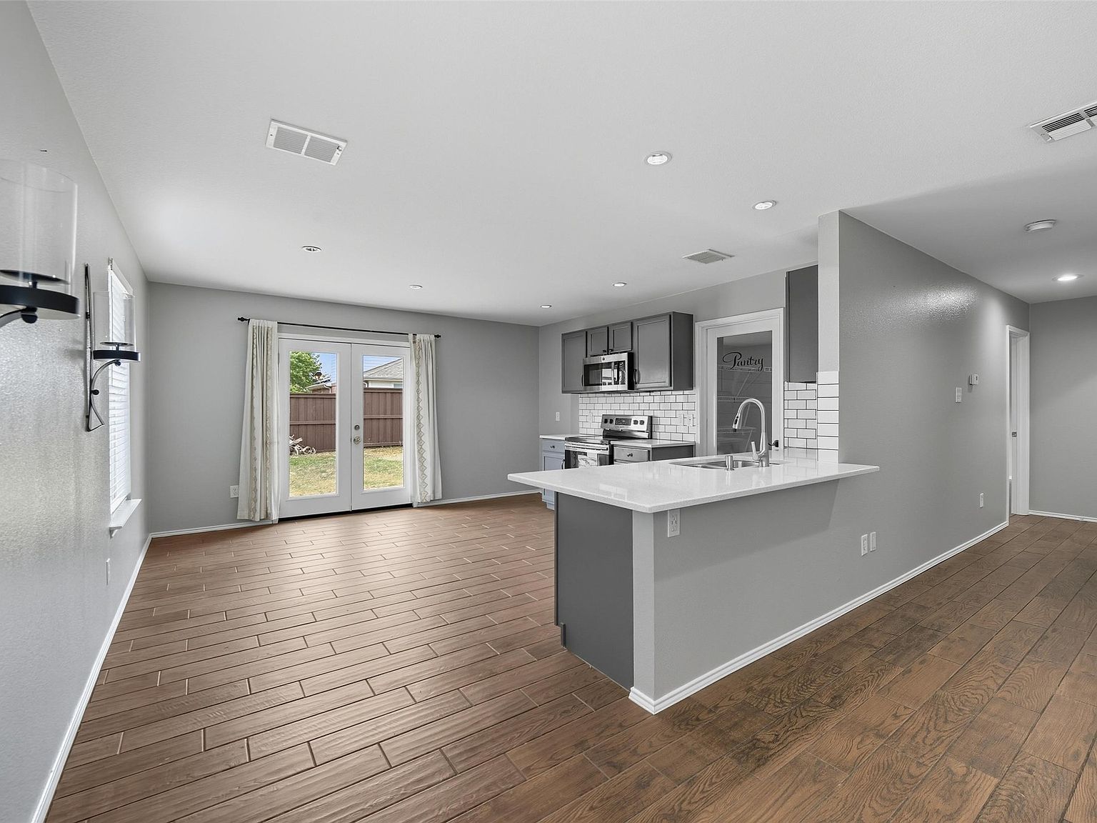 219 Hilltop Dr Justin, TX 76247  | Single Family