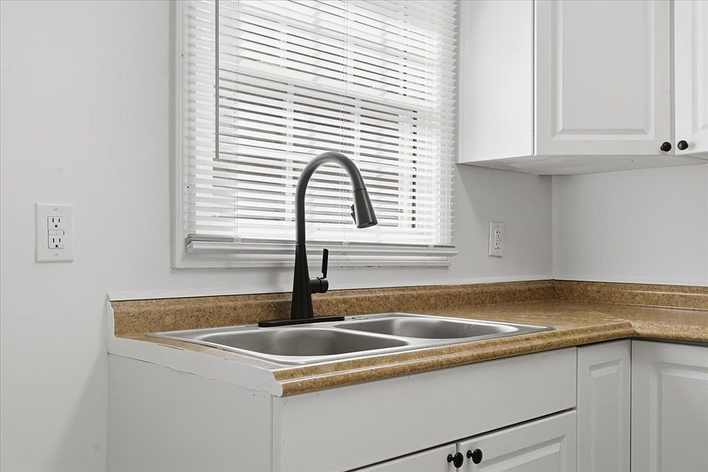 761 W 5th St Chase City, VA 23924  | Single Family