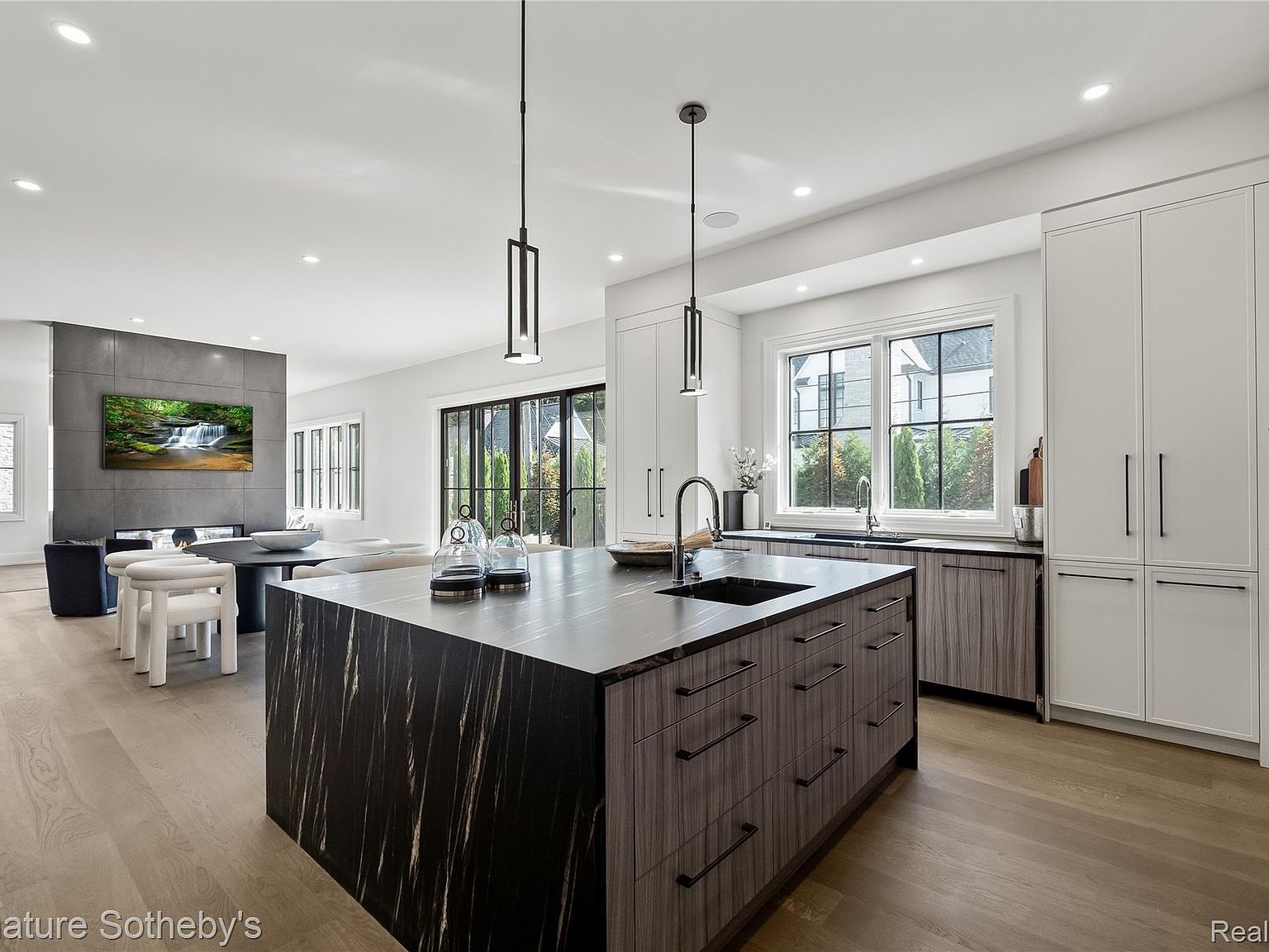 1120 Lyonhurst St Birmingham, MI 48009 | Single Family