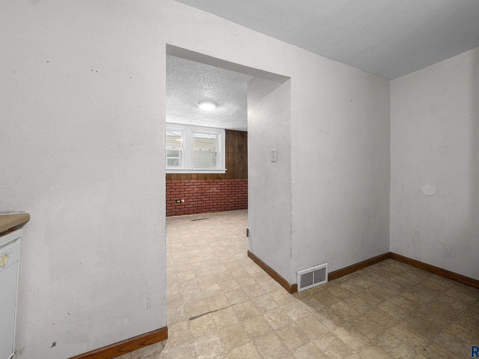 611 N Walts Ave Sioux Falls, SD 57104 | Multi Family