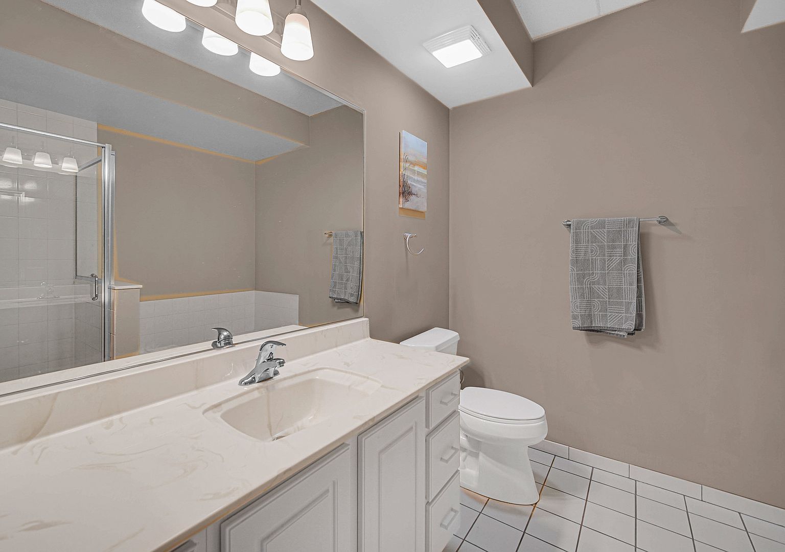 3451 N Carriageway Dr Unit 305 Arlington Heights, IL 60004  | Condominium