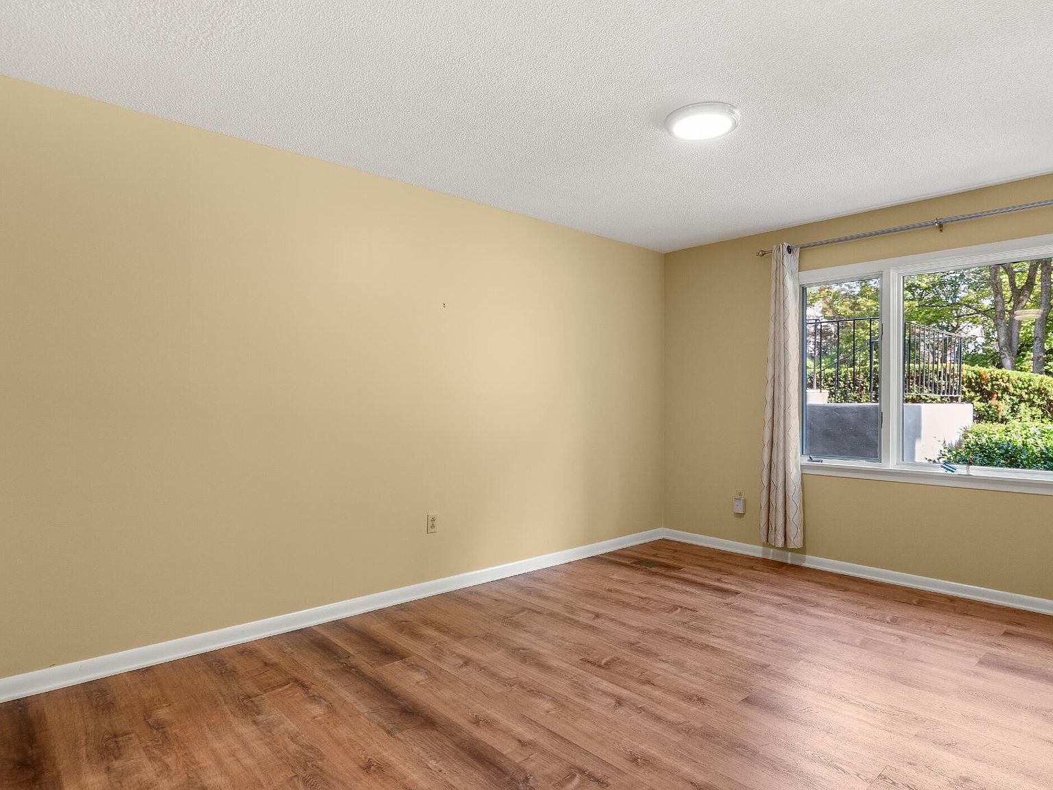 1 Colt Rd APT 2 Pittsfield, MA 01201 | Condominium