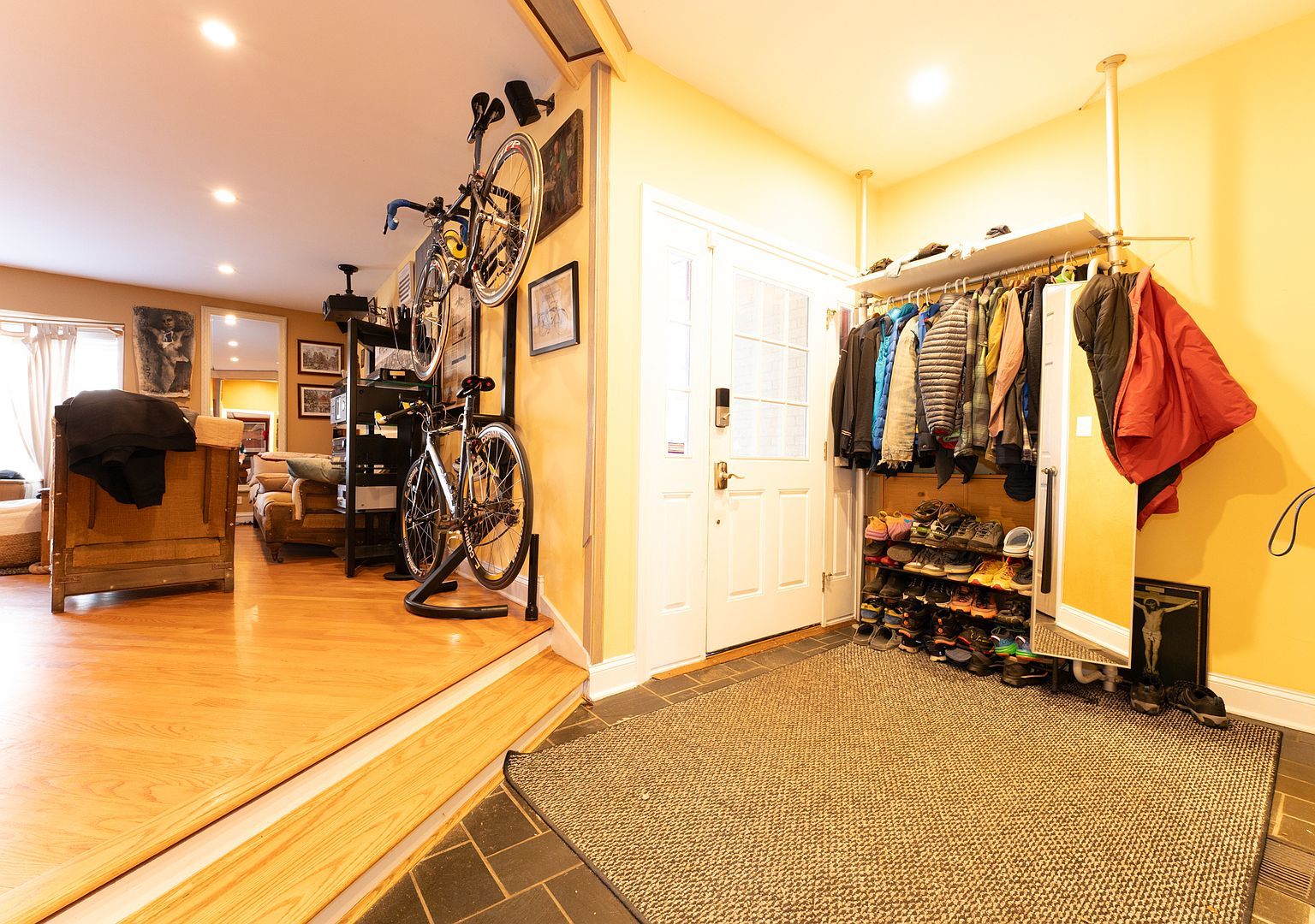 12 Robin Crest Rd Hawthorn Woods, IL 60047  | Single Family