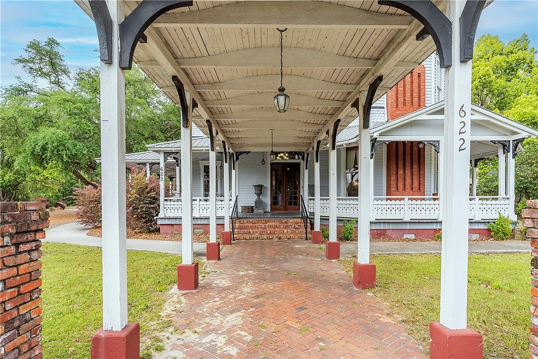 622 Main St Blackshear, GA 31516  | Single Family