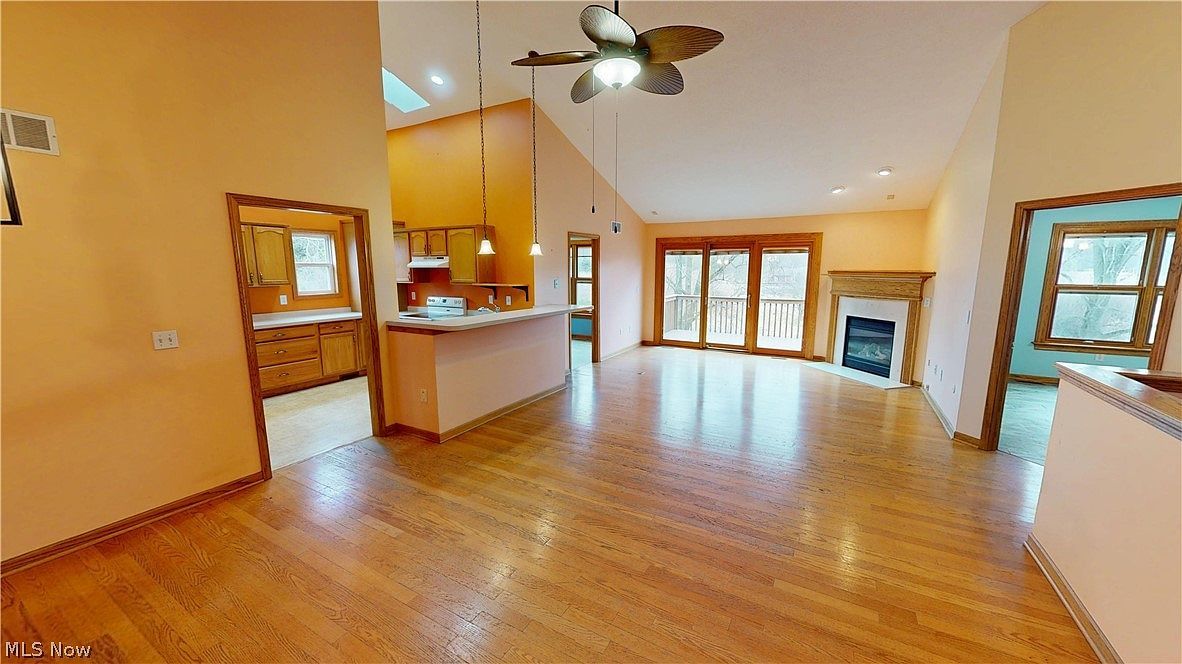 957 Edgewater Cir Kent, OH 44240  | Condominium