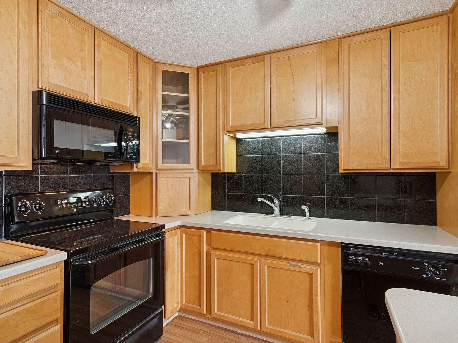 3440 Golfview Dr Unit 211 Eagan, MN 55123  | Condominium