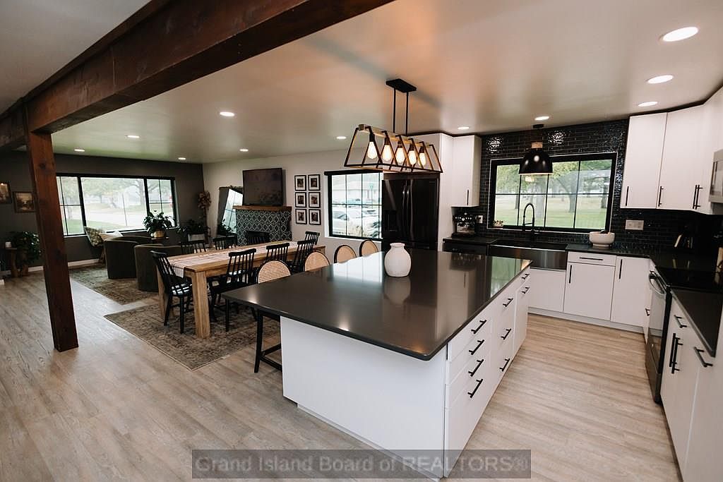 2528 W John St Grand Island, NE 68803  | Single Family