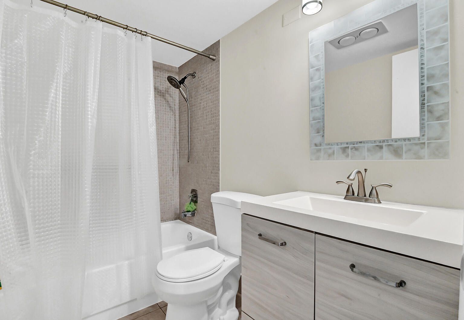 169 Oakridge Cir #169-L Deerfield Beach, FL 33442 | Condominium