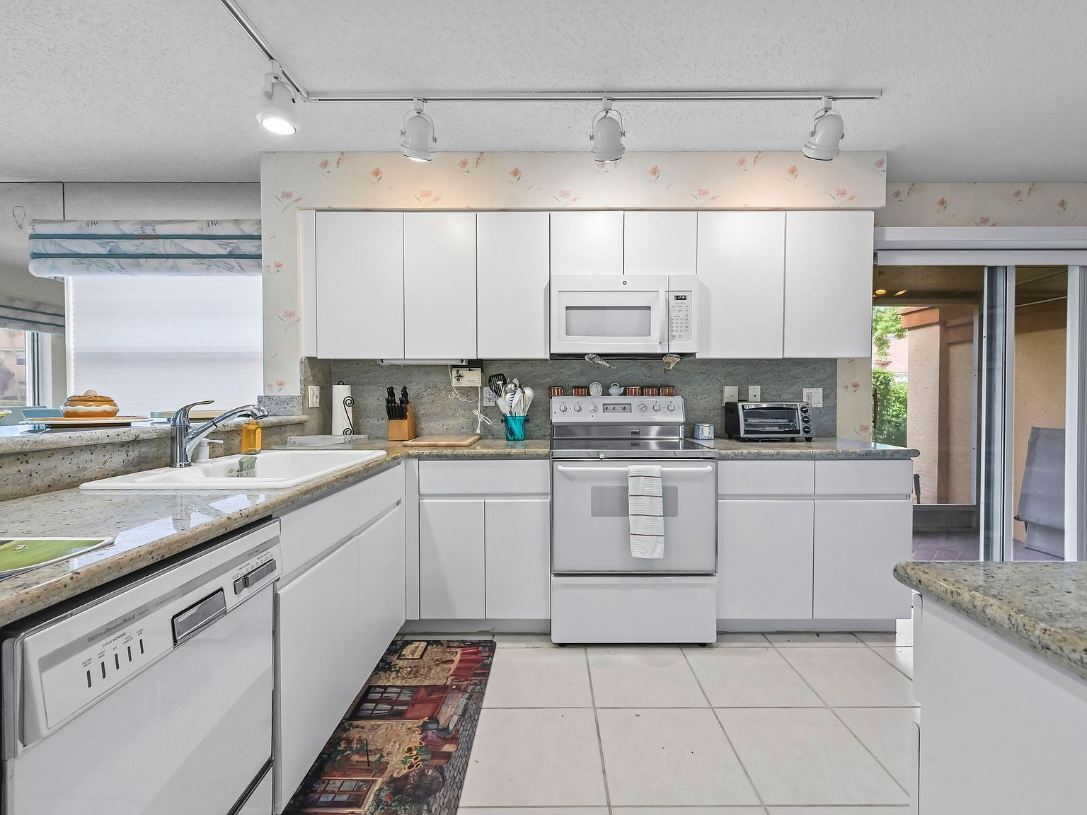 9975 Seacrest Cir APT 102 Boynton Beach, FL 33437 | Condominium