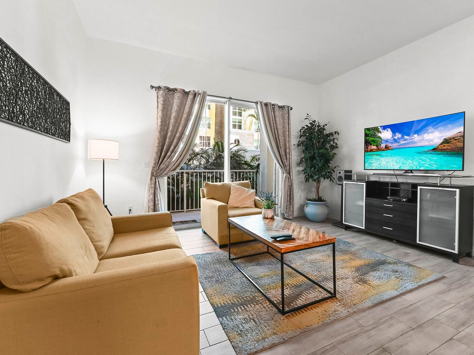 804 E Windward Way APT 122 Lantana, FL 33462 | Condominium