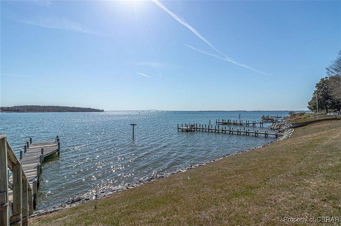 289 King Carter Ln Weems, VA 22576  | Single Family