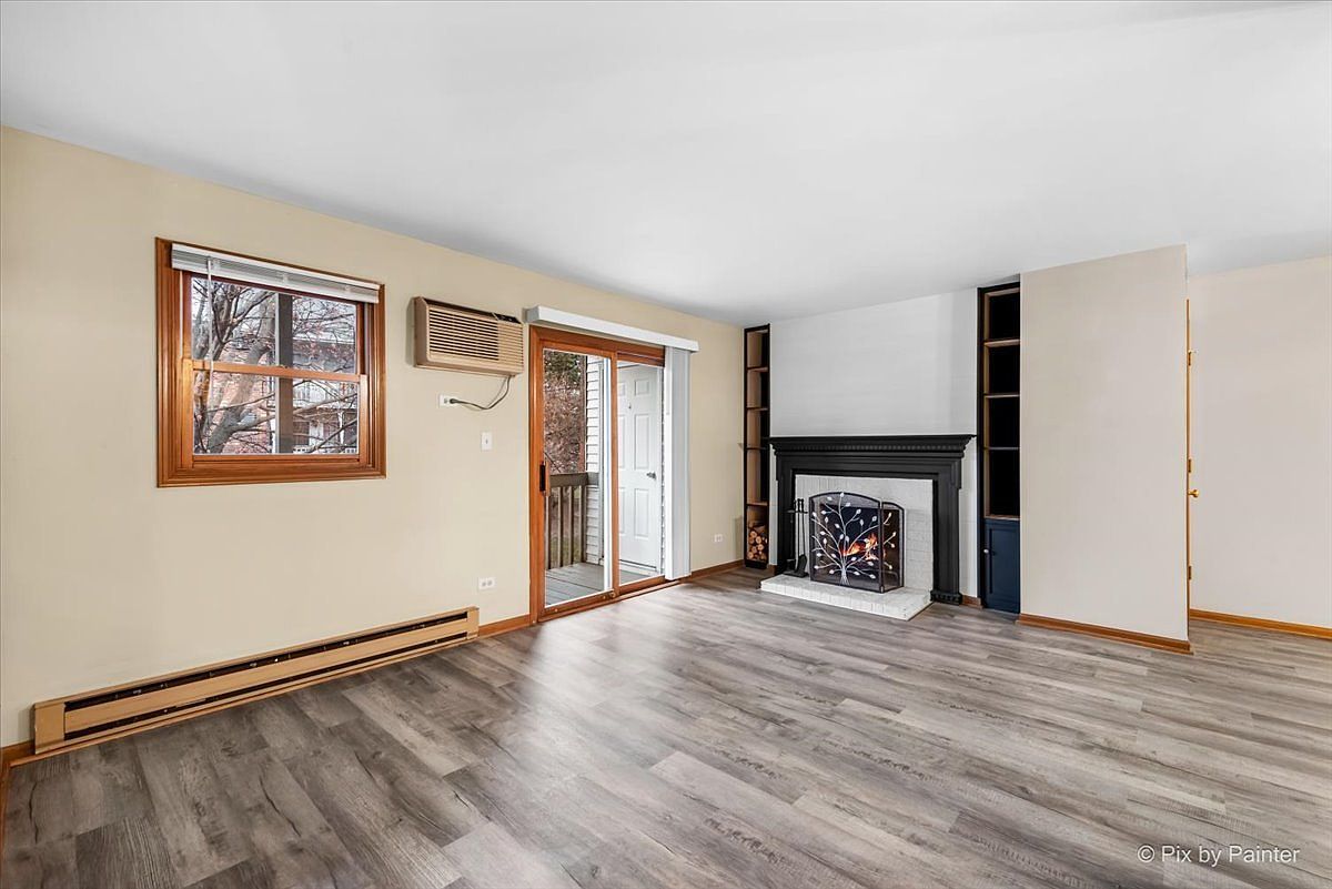 (undisclosed Address) McHenry, IL 60050  | Condominium