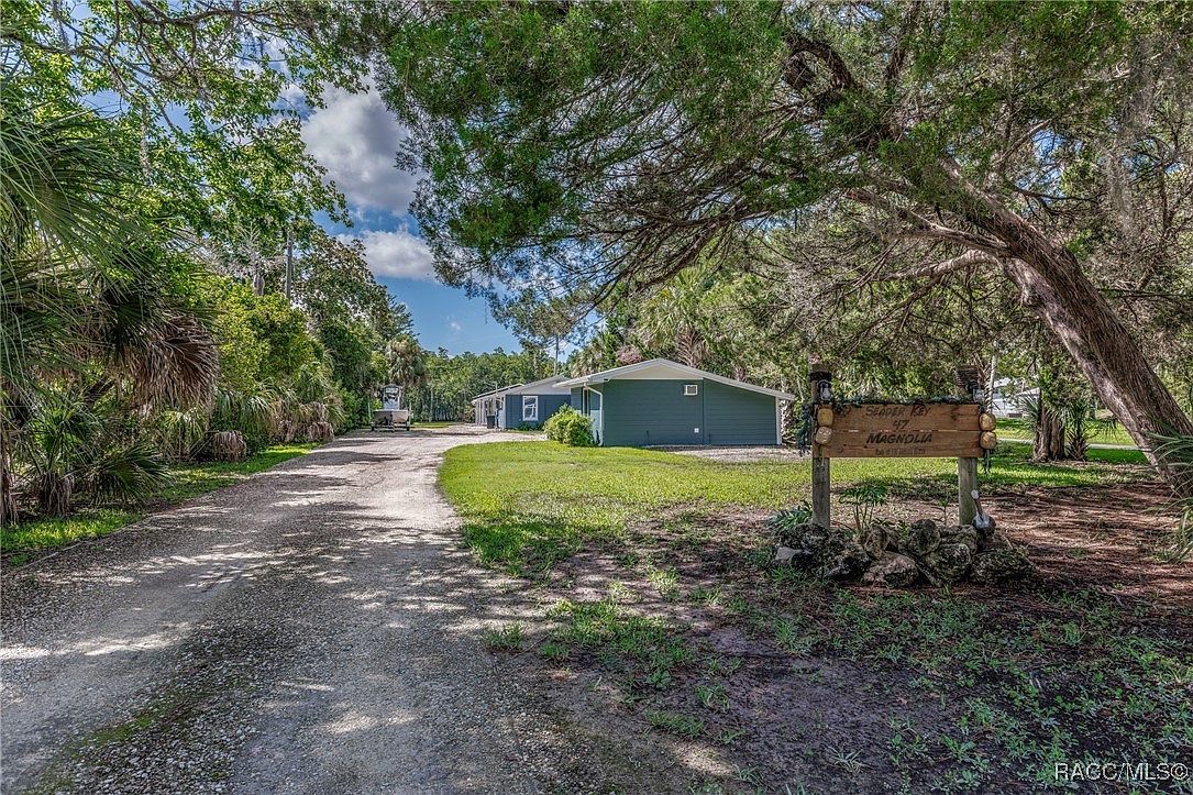 47 Magnolia Ave Yankeetown, FL 34498  | Single Family