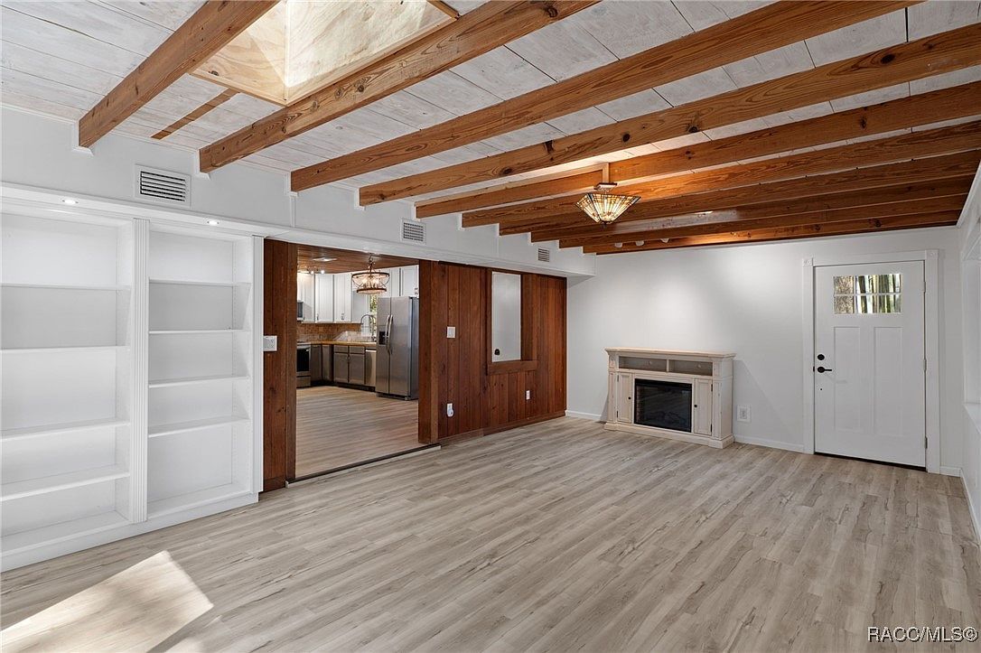 9193 S Great Oaks Dr Floral City, FL 34436 | Single Family