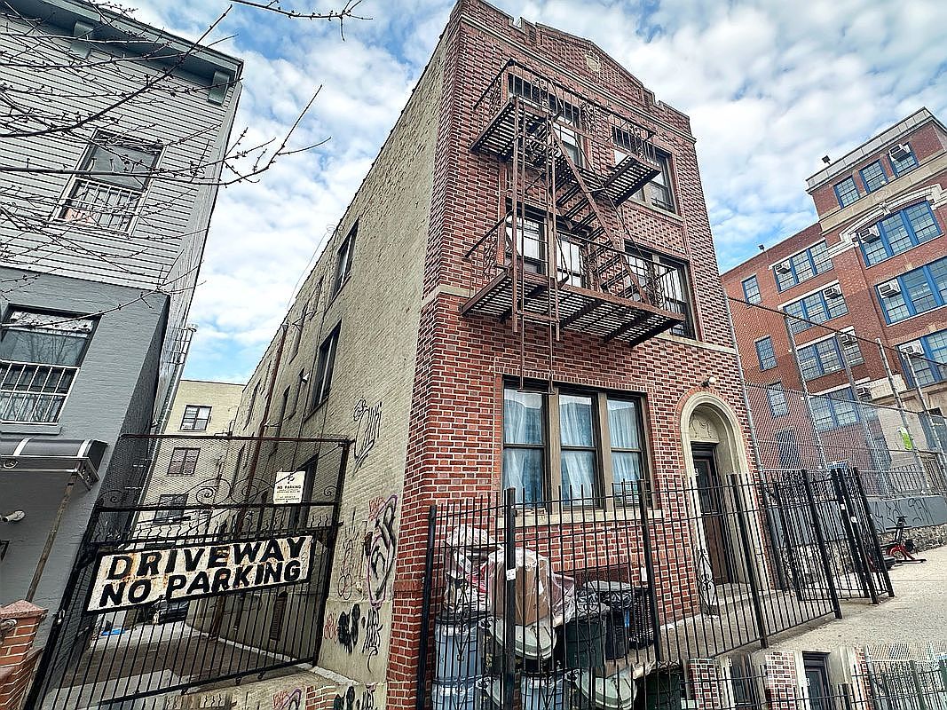 559 51st St FLOOR 1 Brooklyn, NY 11220  | Single Family