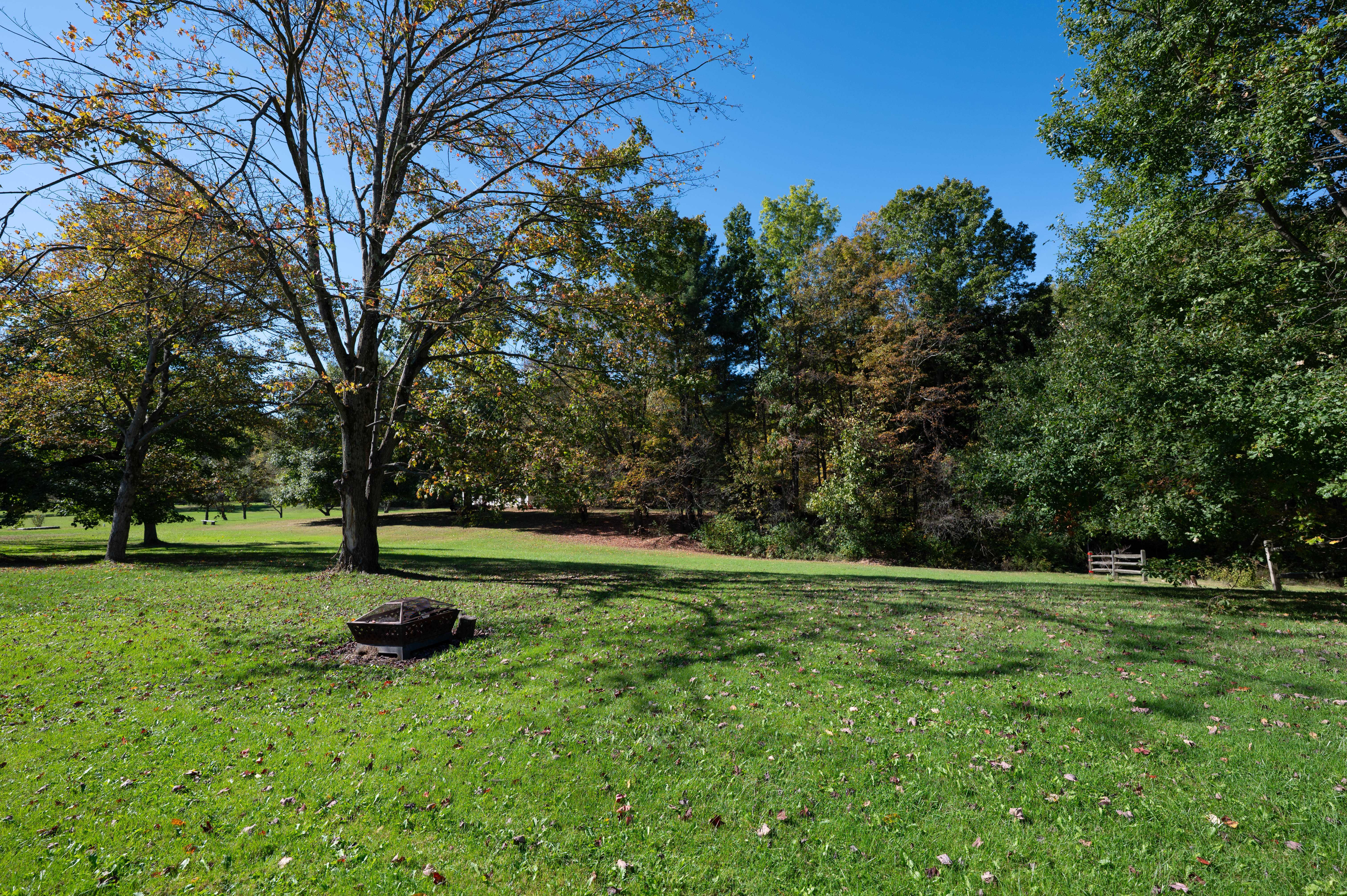 15840 Grace Street, Newbury Township, OH, USA, 44065  | Single Family