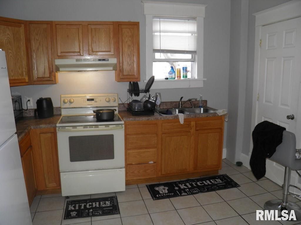 250 44th St Moline, IL 61265  | Multi Family