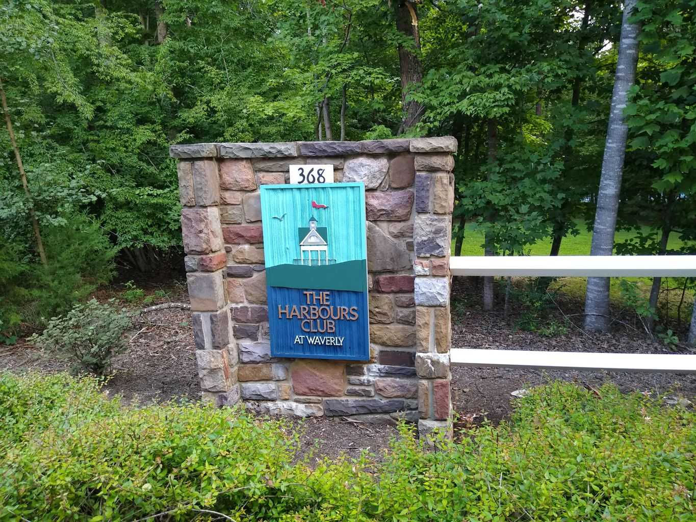 379 Island Pointe Lane, Moneta, VA, USA - Thumbnail 3