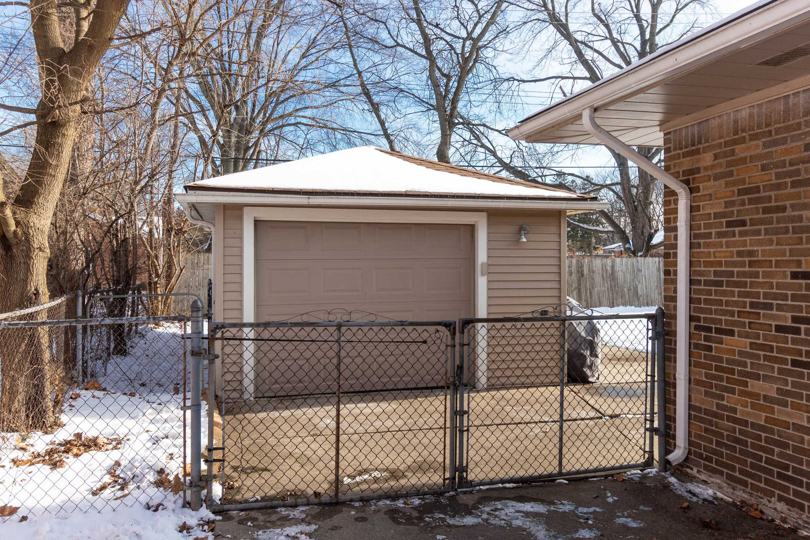 28632 Red Leaf Lane, Southfield, MI, USA, 48076  | Single Family