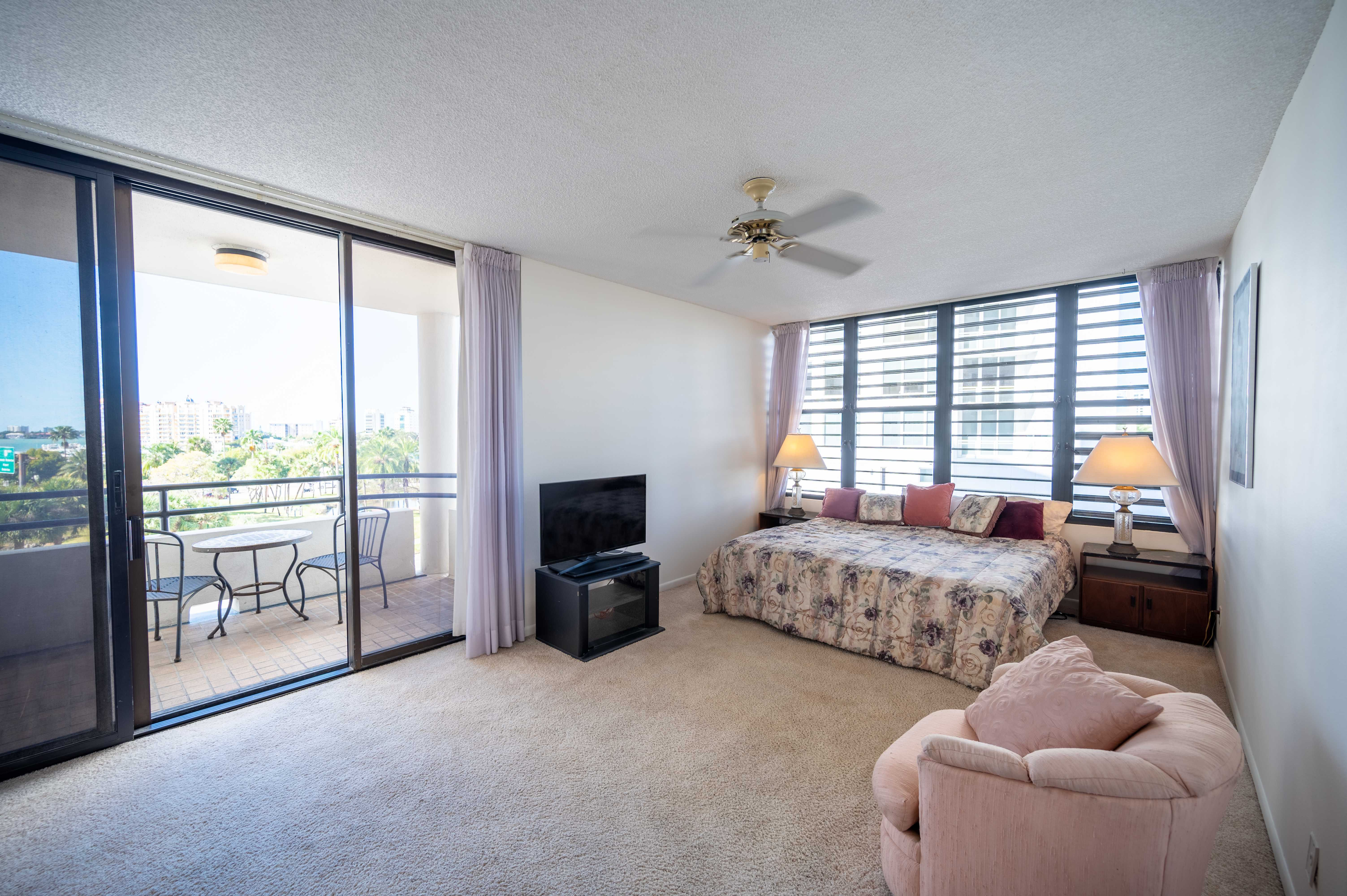 1255 N Gulfstream Ave #402, Sarasota, FL 34236, USA  | Single Family