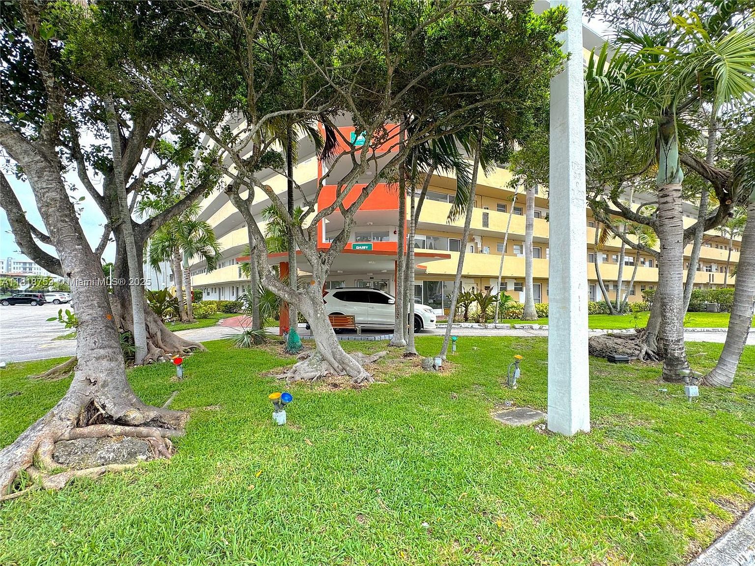 1750 NE 191st St APT 224-4 Miami, FL 33179  | Condominium