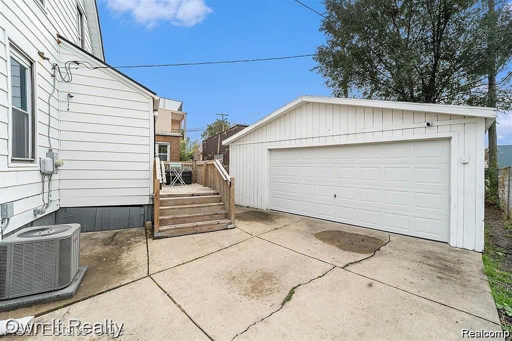 44 Maple St River Rouge, MI 48218  | Single Family