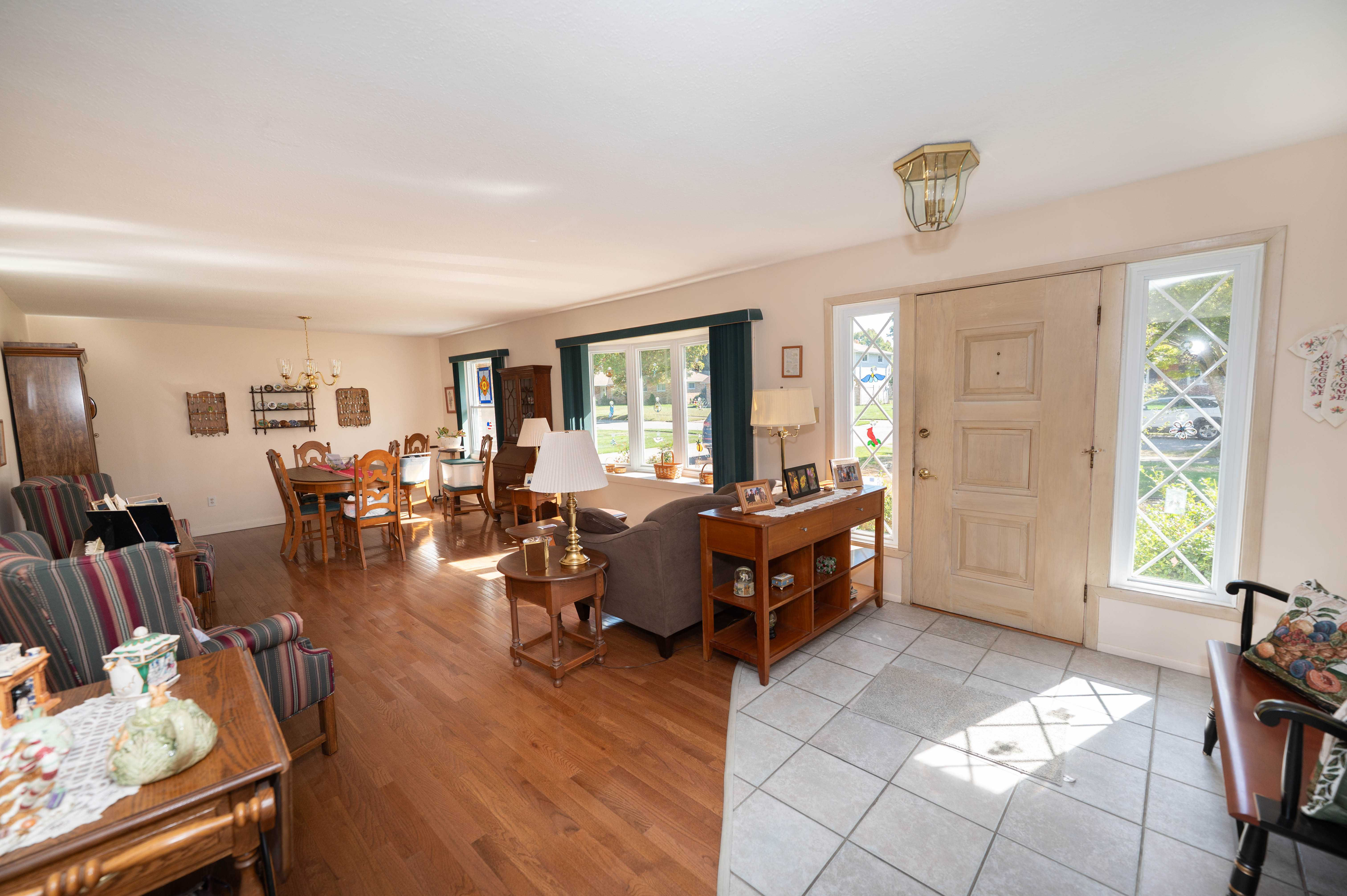 4927 Delevan Dr, Lyndhurst, OH, USA, 44124 - Thumbnail 4